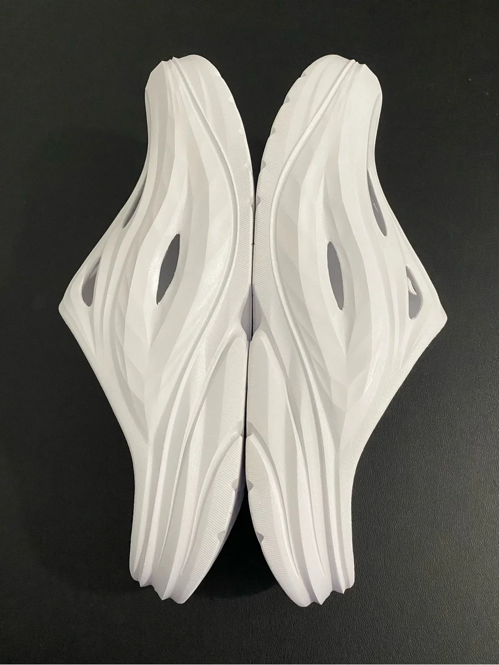 New Hoka Ora Recovery Slip On Mules White Men’s Size 14 NWOT